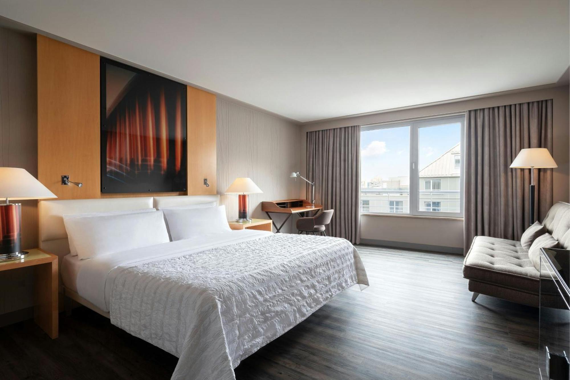 Le Meridien Мюнхен Экстерьер фото A room at the Westin Palace Madrid
