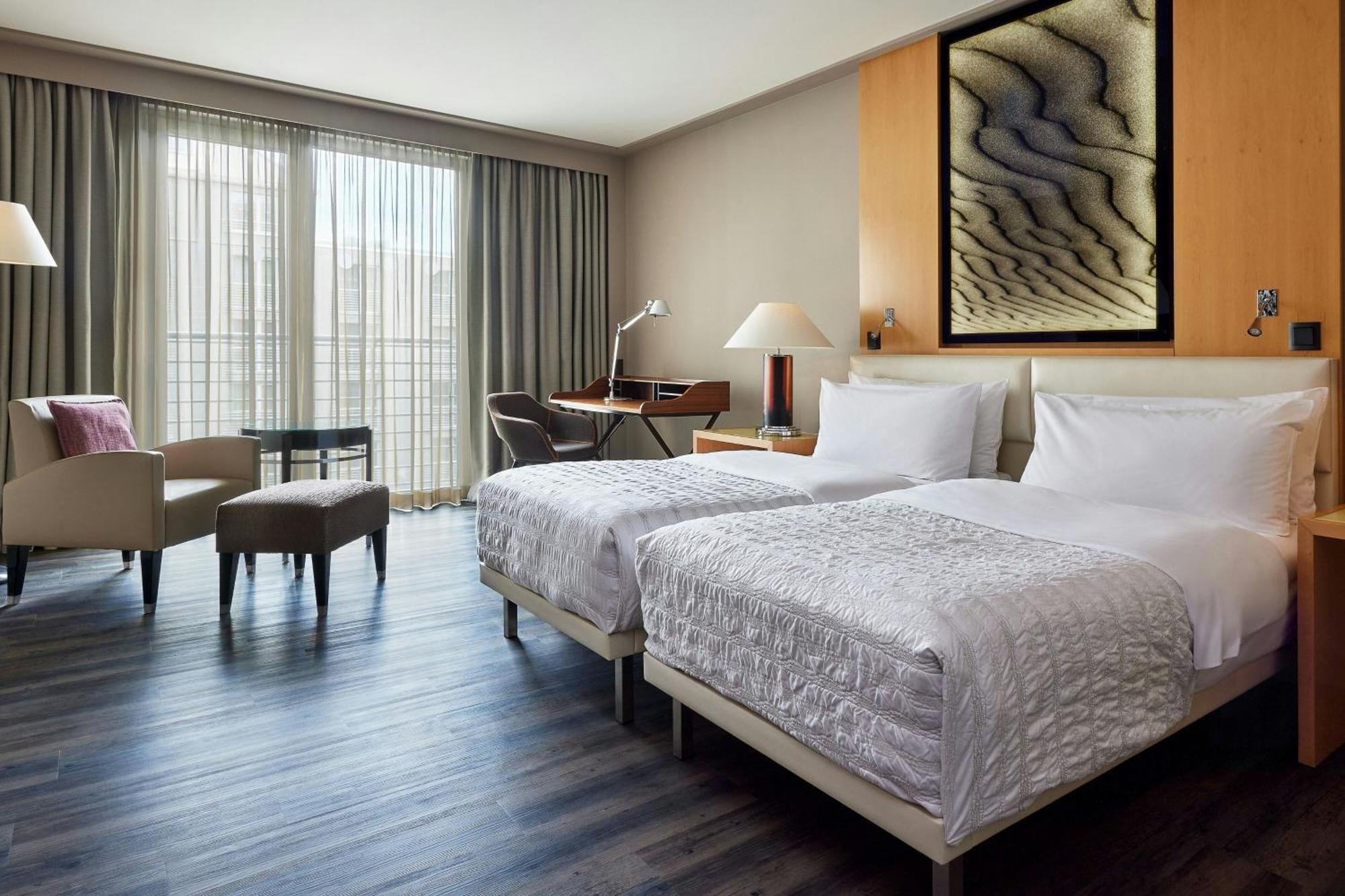 Le Meridien Мюнхен Экстерьер фото Deluxe Room