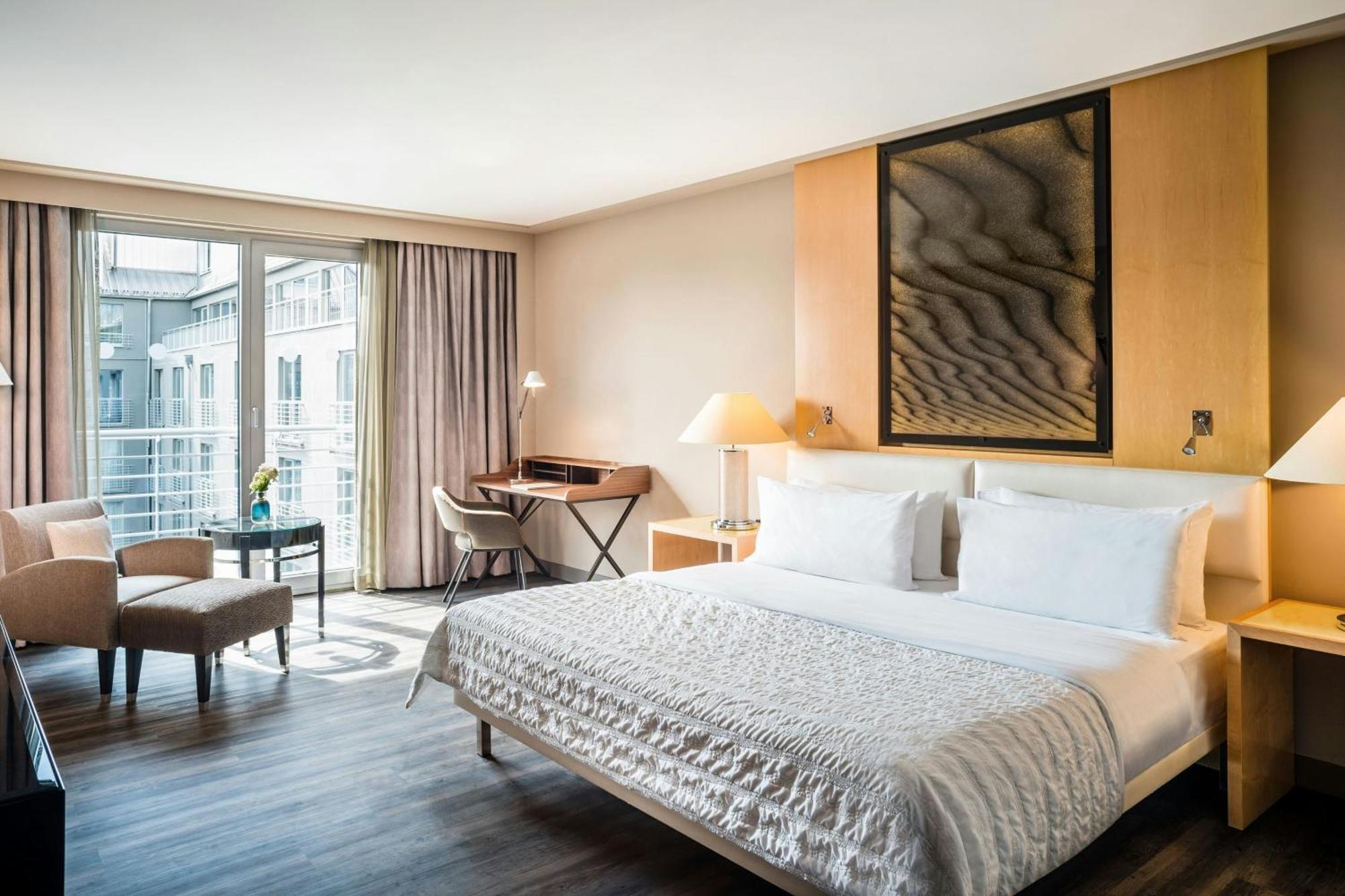 Le Meridien Мюнхен Экстерьер фото Deluxe room