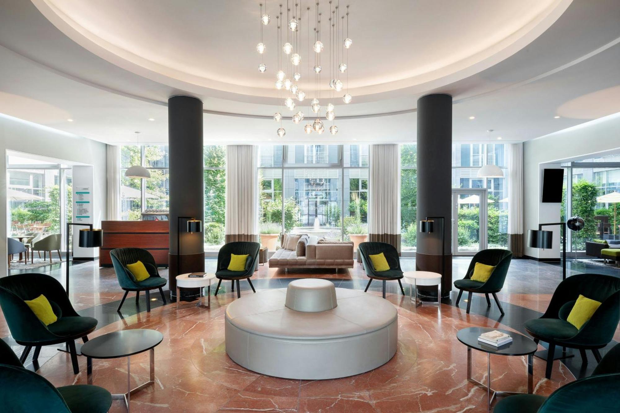 Le Meridien Мюнхен Экстерьер фото Lobby
